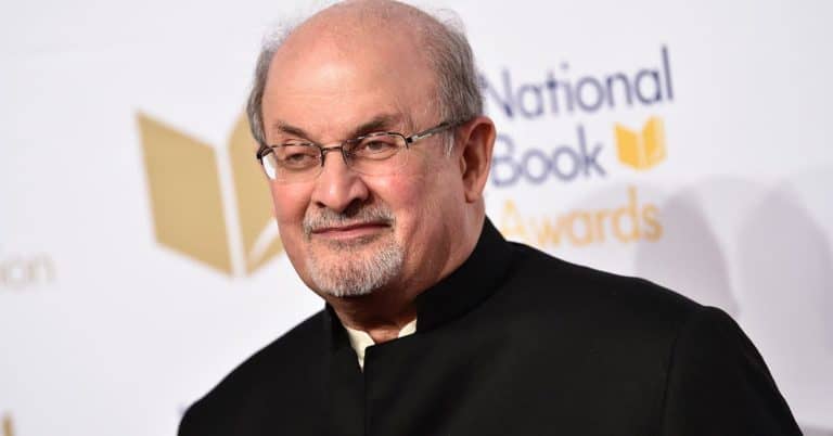 Salman Rushdie talbar igen efter attacken