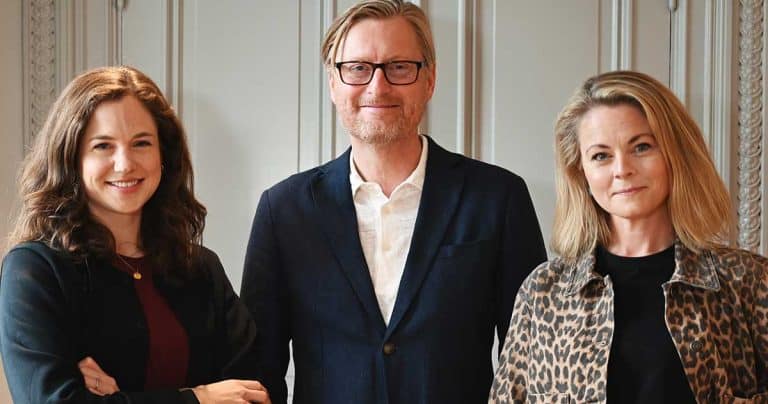 15-årspresent: Anders de la Motte skriver 10-boksavtal med Forum