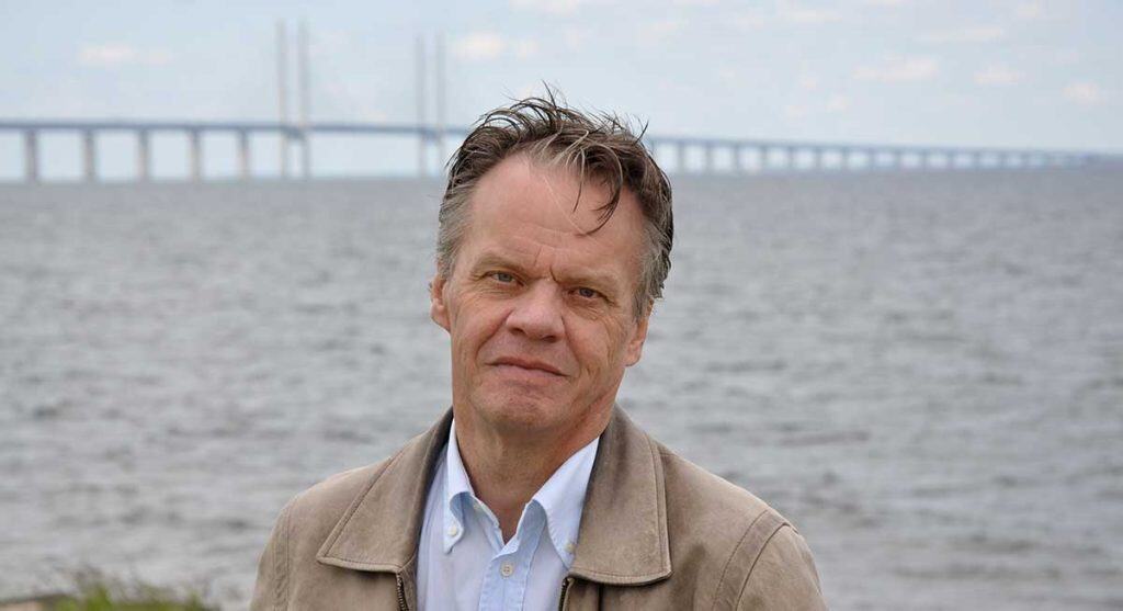 Öresundsbron var inte byggd då Set Mattssons historiska deckare utspelar sig. Han hämtar inspiration ur historiska källor som gamla polisrapporter, dagstidningar och intervjuer med samtida vittnen – allt för att ge sina deckare autenticitet och djup. Foto: Kim Ekvall.