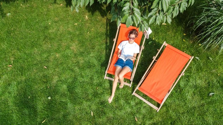 Sommaren är en tid för läsning. Foto: iStock.