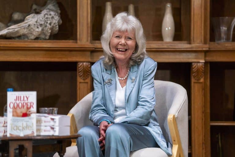 Författaren Jilly Cooper död