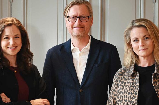 Annie Kabala, förlagschef Forum, författaren Anders de la Motte och publicistisk chef Ebba Östberg. Foto: Linnea Jansson.