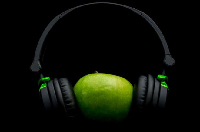 Apple-headphones-horlurar-iStock-476465227