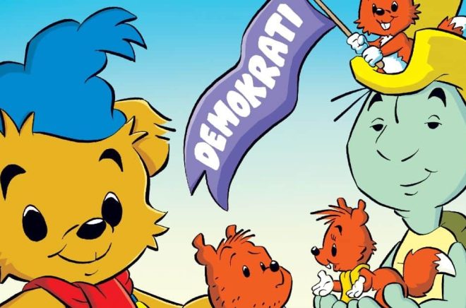 Bamse firar att demokratin fyller 100 år i Sverige. Foto: Story House Egmont