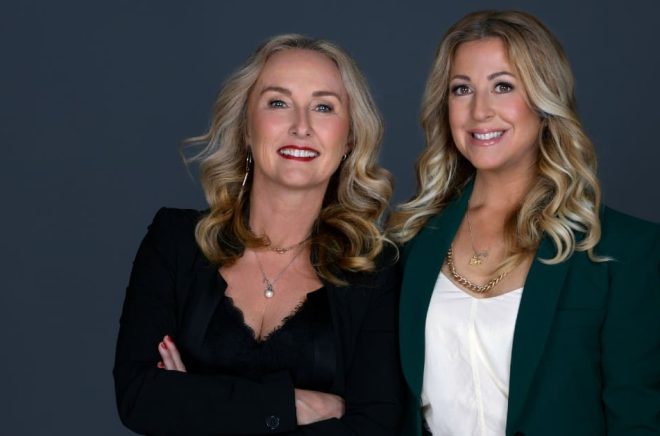 Katarina Wilk och Alexandra Appelqvist är författarna bakom talaragenturen BYWRTRS. Bild: Maria Östlin