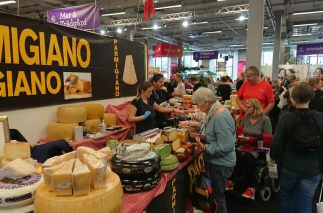 På Bokmässan 2017 gick det att köpa böcker och parmesanost. Foto: Sölve Dahlgren