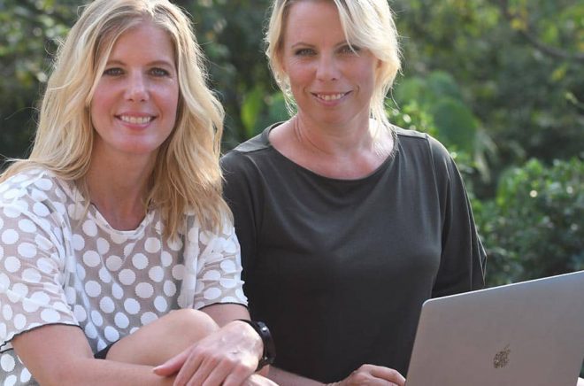 Författarna Anna Karolina och Caroline Engvall startar nu Författarakademin. Foto: Pressbild.