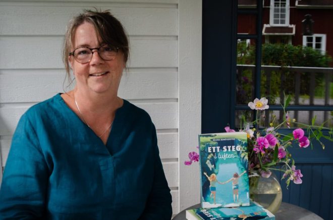 Författaren Helena Henrysdotter släpper boken Ett steg i luften. Foto: Lotta Hahn