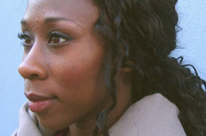 Esi Edugyan är en av sex finalister till årets Man Booker-pris. Foto: Leopard förlag