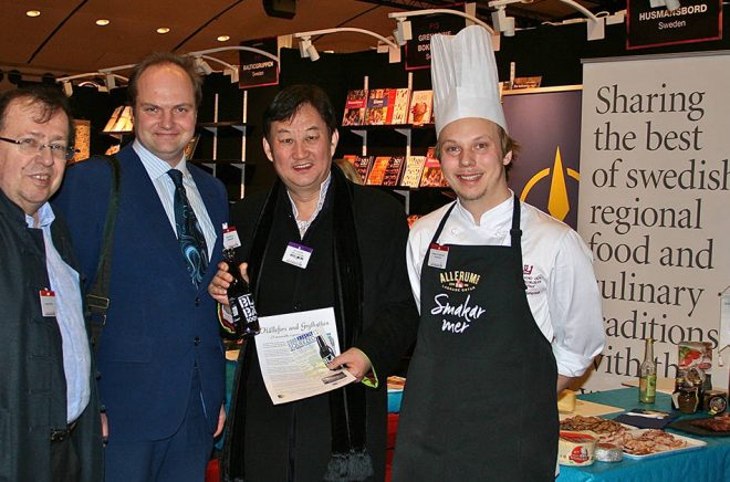 Det senaste arrangemanget i Paris för Gourmand International ägde rum vid Louvren, under glaspyramiden 2013. En stor svensk delegation deltog och många internationella kulturella band knöts.