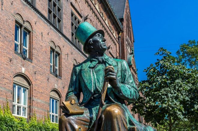 Hans Christian Andersen (1805-1875) anade knappast att digitala böcker skulle utgöra en femtedel av den danska bokmarknaden 2017. Foto: Fotolia.