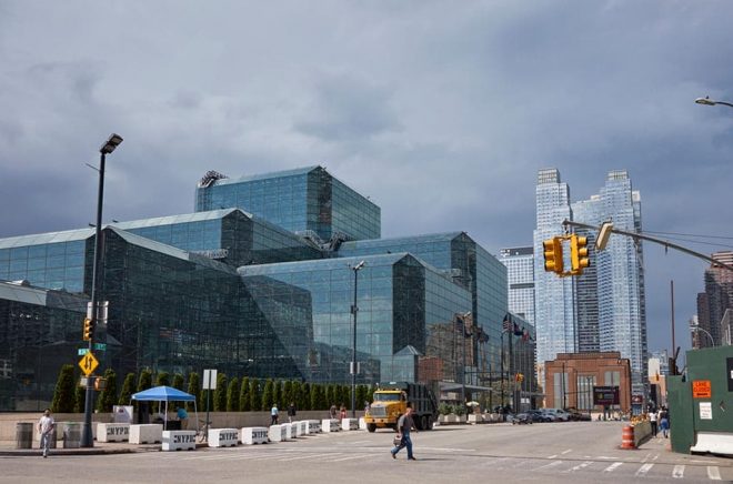 Jacob K. Javits Convention Center känd som Javits Center i New York är just nu ombyggt till sjukhus. Här skulle Book Expo America 2020 ha arrangerats. Foto: Maciej Bledowski/iStock.