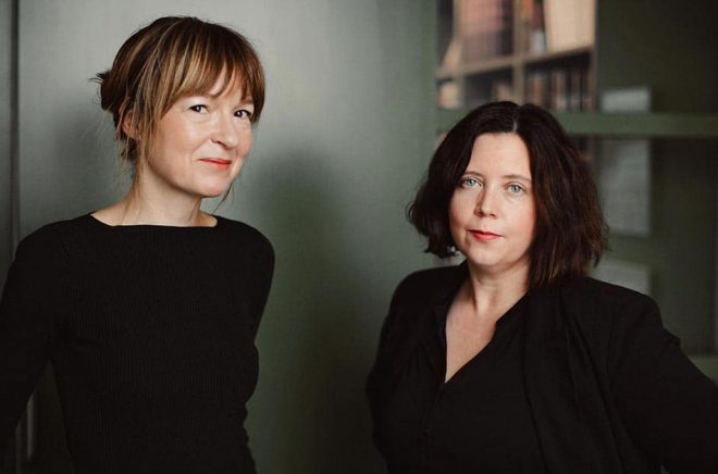 Jenny Tunedal (till vänster) och Elise Karlsson (till höger) är nya förläggare på Norstedts. Foto: Kajsa Göransson.