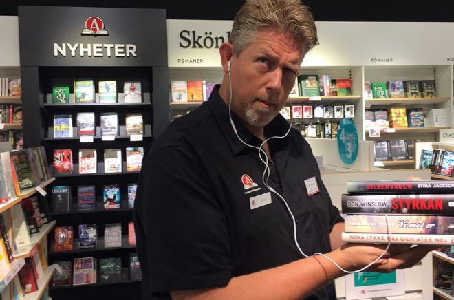 Johan Zillén, butikschef för Akademibokhandeln på Center Syd i Löddeköpinge. Foto: Privat