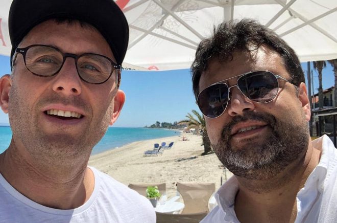 Mattias Lundgren, grundare WAPI är nöjd med nyrekryteringen Carlo Carrenho, grundare av PublishNews, som ska hjälpa Word Audio i bland annat Ryssland, Spanien och Sydamerika. Foto: Selfie.