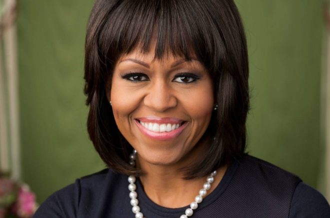 Michelle Obamas memoarer får den engelska titeln Becoming. Foto: Chuck Kennedy 2013/Wikimedia Commons