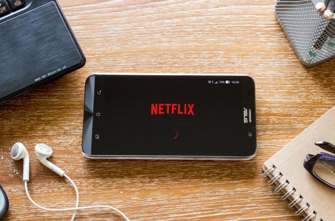 Kan Storytel bli lika stora som Netflix på den svenska marknaden? Idag har 1,6 miljoner hushåll abonnemang på den marknadsledande filmtjänsten. Foto: iStock.