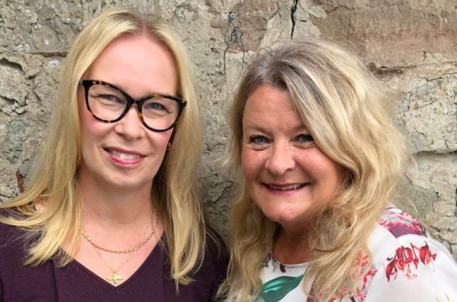 Charlotte Sirc och Elisabeth Öhman har startat forumet Ölandsförfattarna. Foto: Pressbild