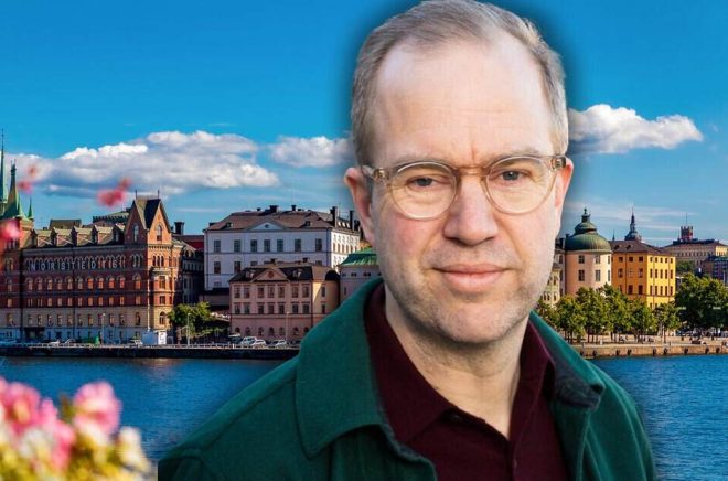 Olle Lidbom blir operativ chef på Norstedts Förlagsgrupp. Olle Lidbom har varit kommunikationschef och del av förlagsgruppens ledning sedan 2015, och får en ny roll i förlagsgruppen. Foto: Mikael Lundblad. Bakgrundsbild: iStock. Montage: Boktugg.
