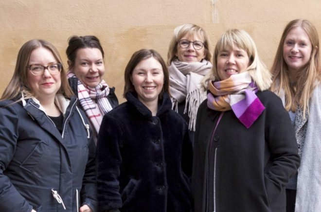 B Wahlströms blir ett varumärke under Rabén & Sjögren. Fr v: Lina Jauhiainen, Annika Berg, Maria L. Bovin, Ann Sköld, Louella Bergman och Tove Andersdotter. Foto: Denise Leoneus