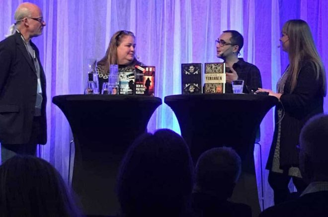 Författaren Ray Celestin på scen tillsammans med danska deckarförfattaren Lone Theils under Deckarfestivalen i Sundsvall.