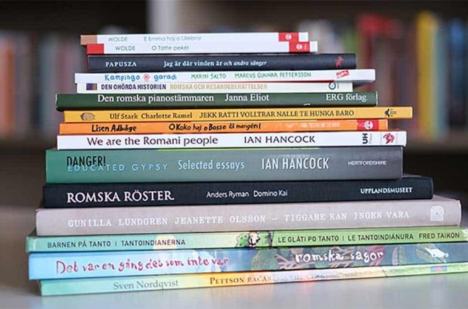 Att utse romska läsambassader är ett sätt att uppmuntra folkbiblioteken att se över sin verksamhet kring minoriteten romer och nationella minoriteter. Foto: Kulturrådet.