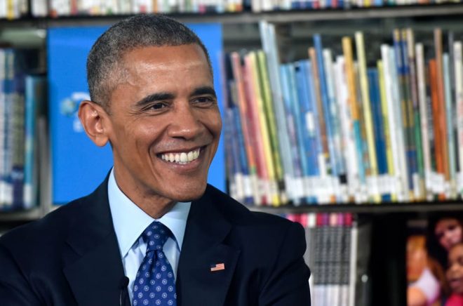 Expresidenten Barack Obama gillar att läsa. Arkivbild: Susan Walsh/AP/TT.