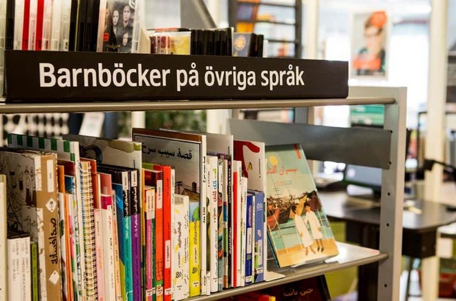 Ska det bli stopp för inköp av böcker på alla elevers modersmål på Sölvesborgs skolbibliotek? Slutgiltigt beslut tas i mitten av nästa månad. Arkivbild: Christine Olsson/TT.