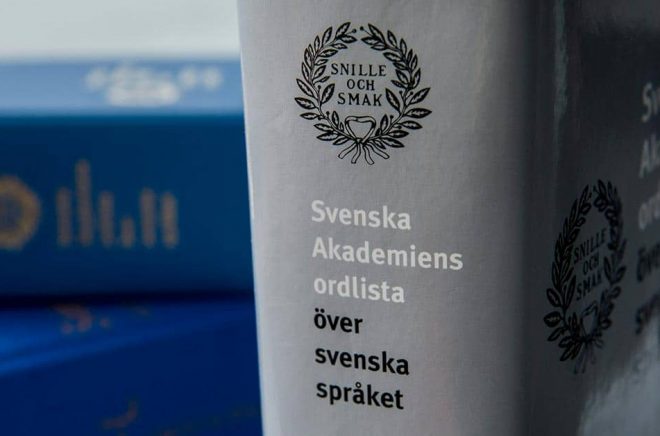 Den senaste upplagan av Svenska Akademiens ordlista (SAOL) publicerades 2015. När den nya upplagan kommer och vilka ord den innehåller är ännu oklart. Arkivbild: Nora Lorek/TT.