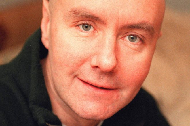 Irvine Welsh och Bret Easton Ellis planerar en tv-serie som utspelas i den amerikanska tabloidbranschen. Arkivbild: TT.