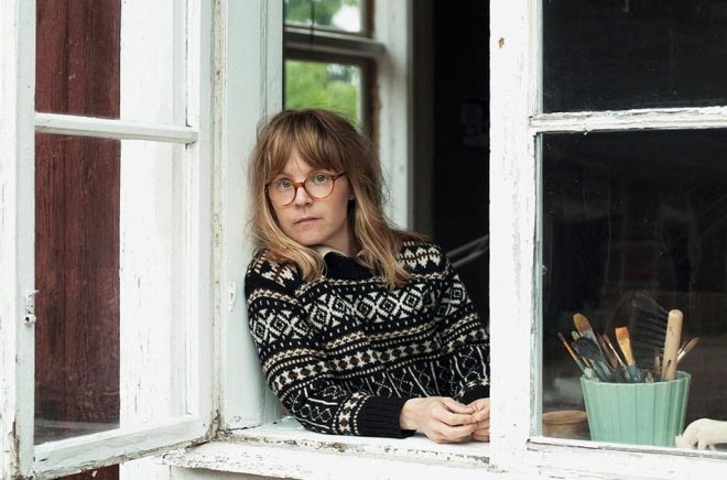 Emma Adbåge skildrar vårt förhållande till naturen i en bok med samma namn. Foto: Richard Gustafsson.