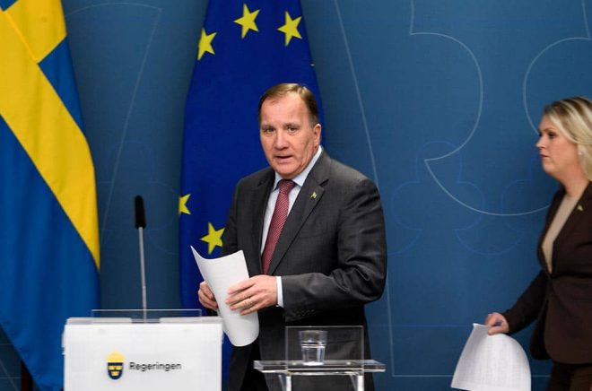 Statsminister Stefan Löfven (S) och socialminister Lena Hallengren (S) håller pressträff, med nya besked om hur smittspridningen ska minskas i samhället. Arkivbild: Henrik Montgomery/TT.