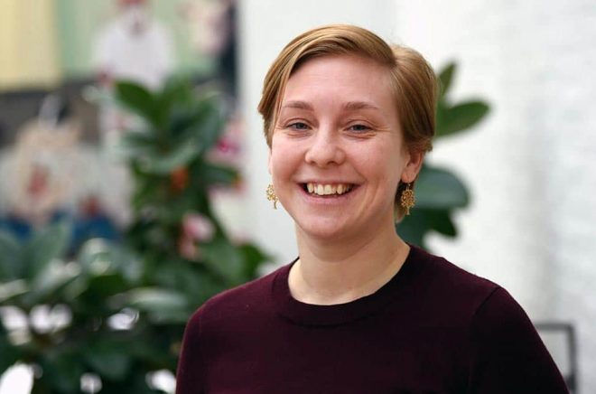 Josefin Karlsson arbetar med digital teknik för att öka barns läsförståelse. Pressbild: Örebro universitet.