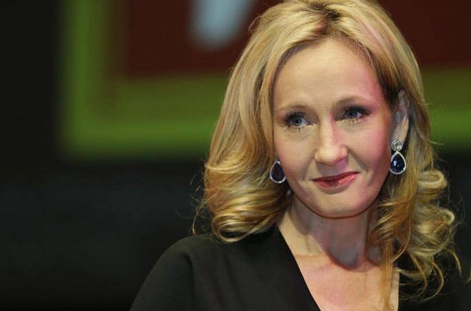 Harry Potter-författaren Joanne Rowling använde sig av pseudonymen JK Rowling av rädsla för sin exmake. Arkivbild: Lefteris Pitarakis/AP/TT.