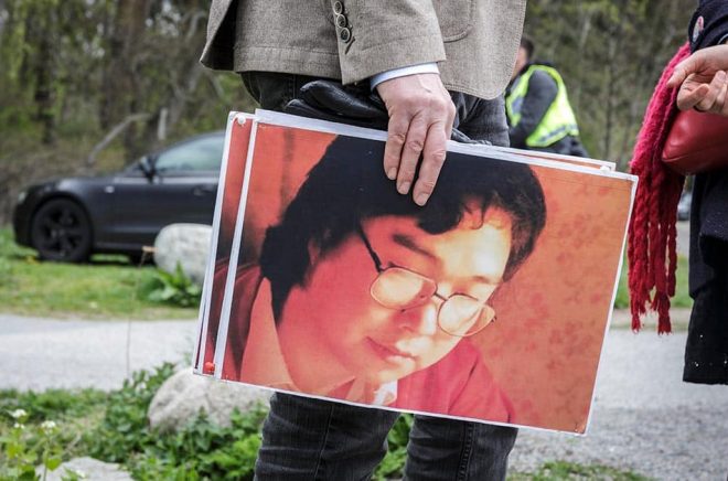 En tidigare stödmanifestation för den fängslade bokförläggaren Gui Minhai utanför Kinas ambassad i Stockholm. Arkivbild: Lisa Arfwidson/SvD/TT.