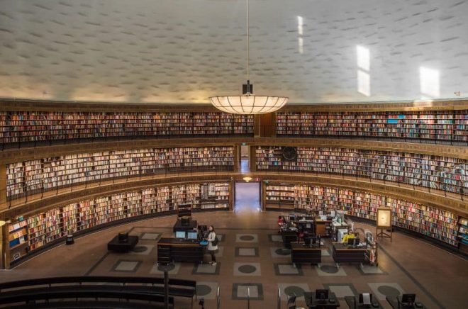 Stockholms stadsbibliotek provar en ny metod för att komma till rätta med oroligheter på biblioteket. Foto: Staffan Löwstedt/SvD/TT