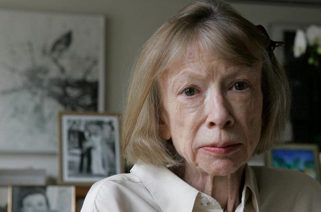 Den amerikanska författaren Joan Didion har avlidit. Arkivbild: Kathy Willens/AP/TT.