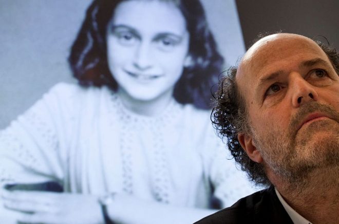 Enligt Ronald Leopold, chef för Anne Frank Museum, återstår många frågor att besvara när det gäller hur nazisterna kunde hitta familjen Frank. Arkivbild: Peter Dejong/AP.
