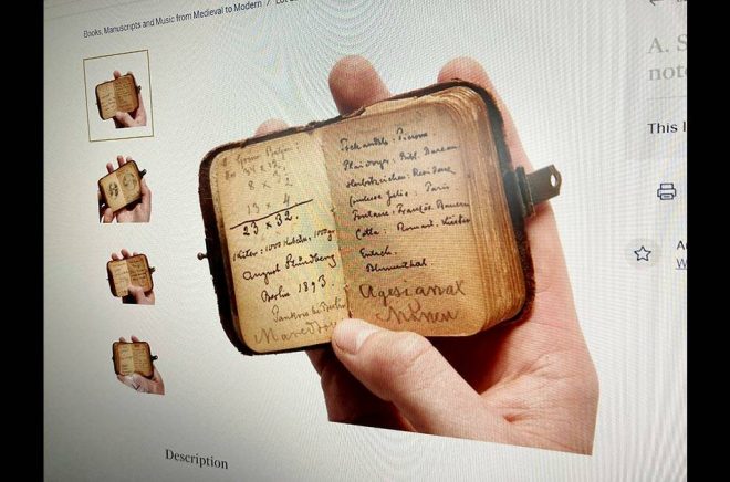 På sin hemsida meddelar Sotheby's att försäljningen av August Strindbergs anteckningsbok dragits tillbaka. Foto: Johan Jeppsson/TT.