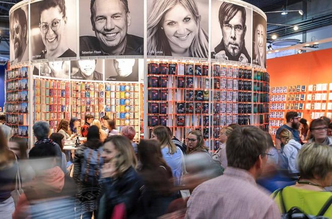 EU:s litteraturpris tillkännagavs på Leipzigs bokmässa. Foto: Jan Woitas/AP/TT.