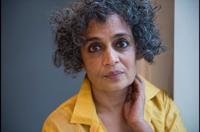 Den indiska författaren Arundhati Roy. Arkivbild: Fredrik Sandberg/TT.