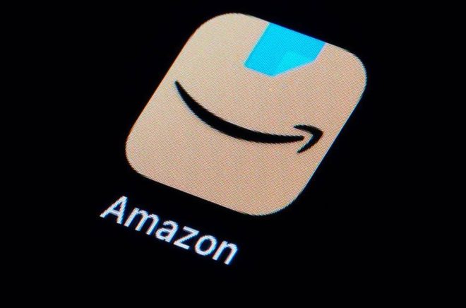 E-handelsjätten Amazon ska börja kräva att författare som vill sälja sina verk via företagets e-bokstjänst måste redovisa om innehållet är AI-genererat. Arkivbild: MATT SLOCUM/AP/TT.