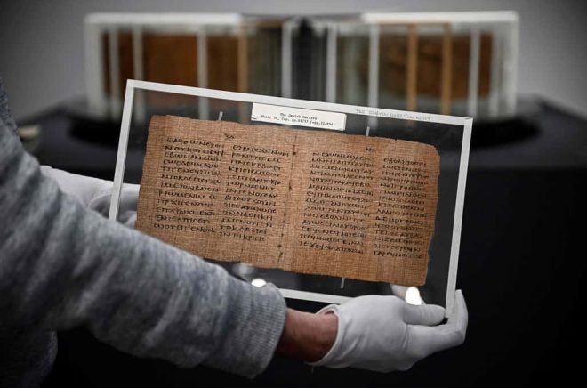 Boken som sålts. Arkivbild: JULIEN DE ROSA/AFP/TT.