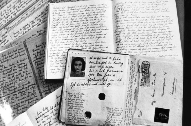 Anne Franks dagböcker – ett vittnesmål till eftervärlden om förföljelsen av judar under andra världskriget. Foto: Pressens bild/TT.