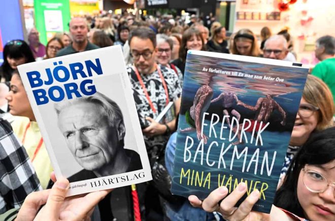 Många besökare köade till signeringar. Foto: Fredrik Sandberg/TT.