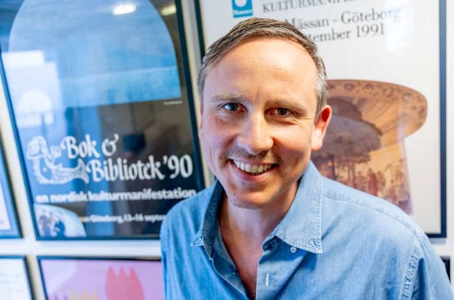 Det är i seminarierna om de stora globala, geopolitiska konflikterna kring Mellanöstern, Ryssland och USA det kommer att bränna till på årets mässa, tror Bokmässans chef Oskar Ekström. Foto: Adam Ihse / TT.