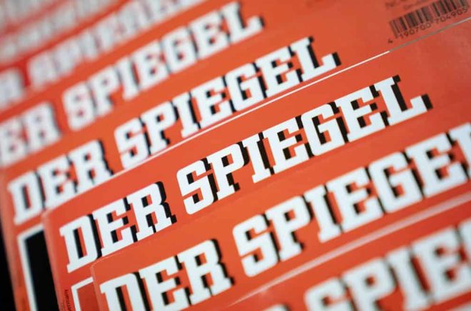 Boken ”Abschied” lyfts fram på Der Spiegels lista över bästsäljande böcker. Arkivbild: Kay Nietfeld/DPA/AP/TT.