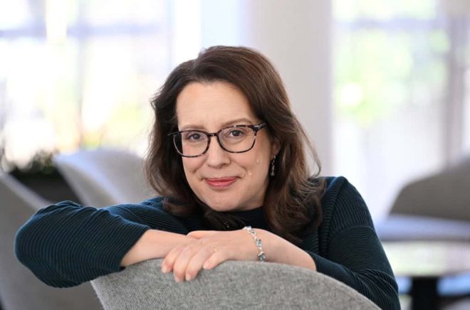 Julia Quinns böcker om familjen Bridgerton fick ett jättelyft när Shonda Rhimes gjorde Netflix-serien baserad på berättelserna. Foto: Fredrik Sandberg/TT.