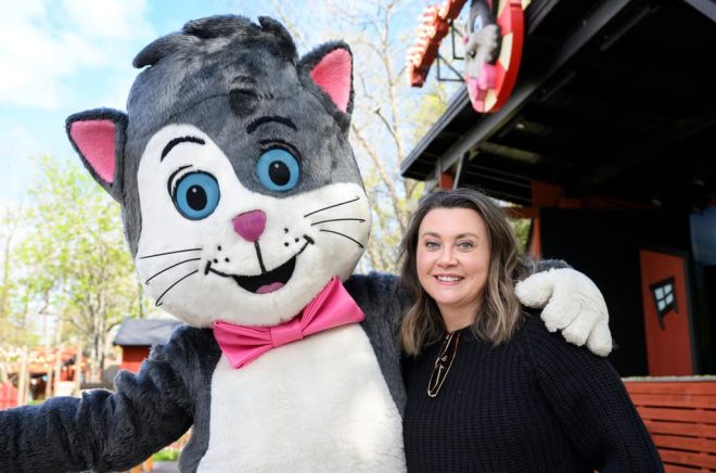 Camilla Läckbergs barnbok ”Pelle Svanslös och svansjakten” tajmas med ett nytt Pelle Svanslös-land i nöjesparken Furuvik. Foto: Jessica Gow / TT.