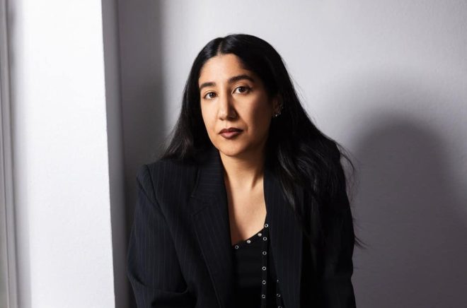 Efter Borås Tidnings debutantpris får Leila Inanna Sultan nu även Sveriges Radios lyrikpris 2026. Pressbild: Mattias Ahlm.